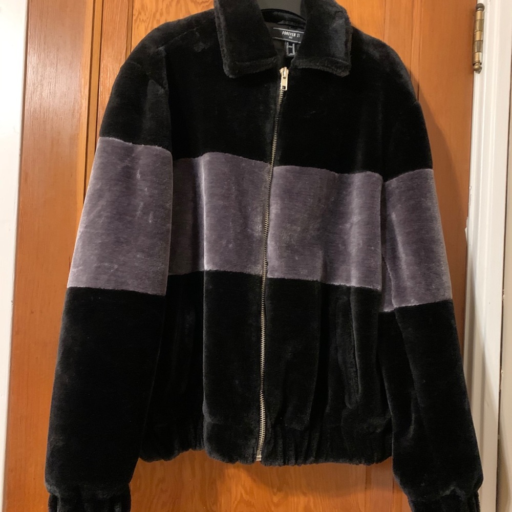 Forever 21 men’s furry zip up